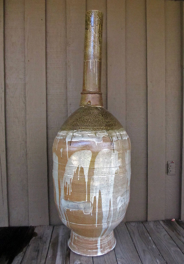 Large thrown sculpture by Gary Clarien, 2008, 150cm tall x 46cm. (photo by author)