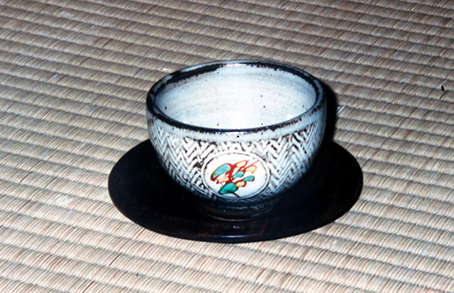 Teacup by Shimaoka Tatsuzo, 2001 (photo by the author)